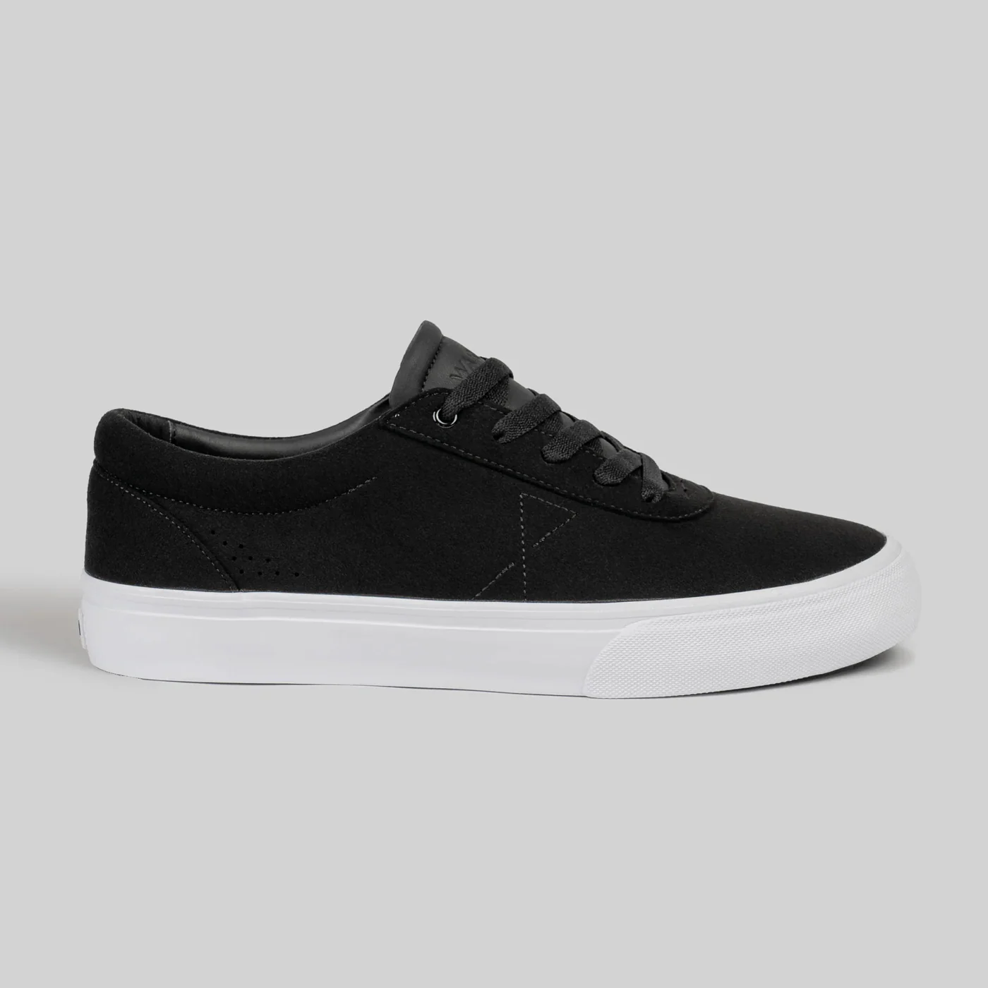 Chapter Low (Black/White)