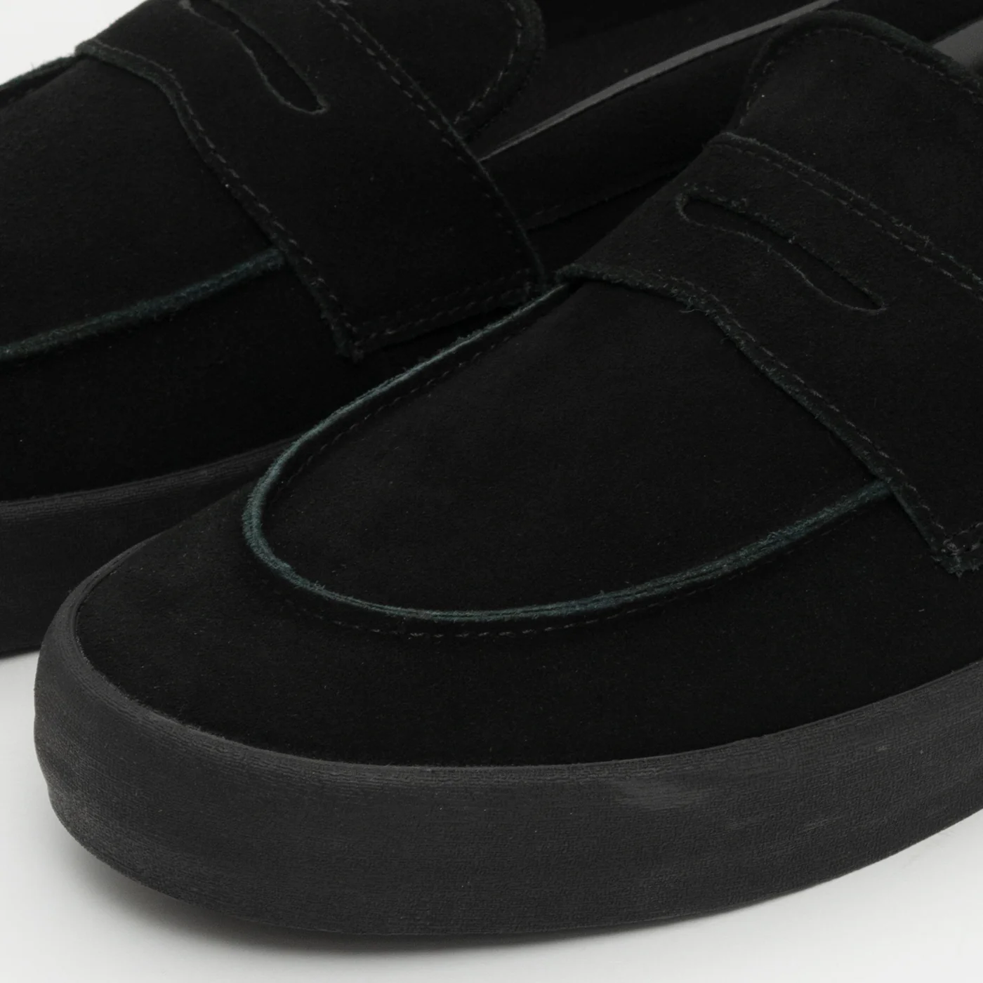 Skate Loafer Suede (Black/Black) - Image 2